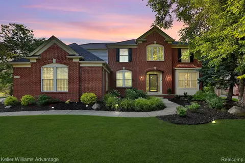 17549 White Pine Ct, Northville, MI 48168