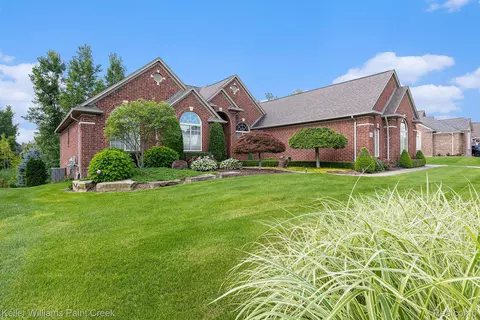 6628 Glenbrooke Dr, Shelby Township, MI 48316