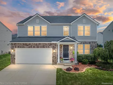 8421 Walnut Hl, Lima, MI 48130