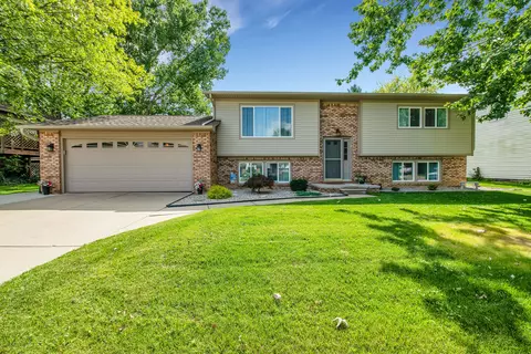 70354 Canterbury Dr, Richmond, MI 48062