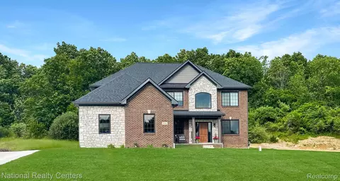 7670 Maple Ridge Crt Ct, Independence, MI 48346