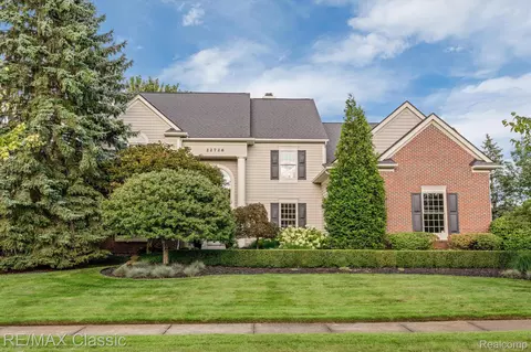 22726 Summer Ln, Novi, MI 48374
