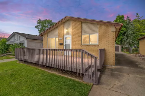 27337 Alden St, Madison Heights, MI 48071