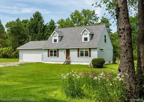 4225 S Baldwin Rd, Lake Orion, MI 48359