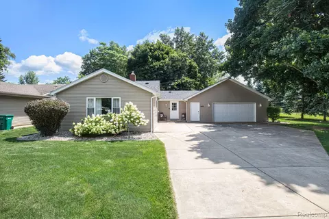 450 Deland Rd, Flushing, MI 48433