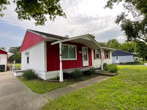 3429 Chalice Rd, Orion, MI 48359