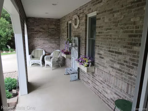 1268 Taylor Rd, Brighton, MI 48114