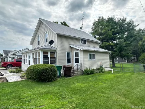 223 N Main St, Webberville, MI 48892
