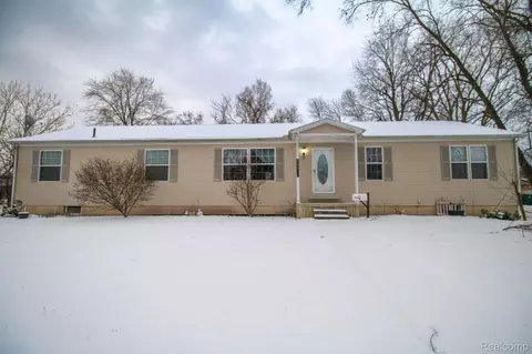 33517 Marquette St, Garden City, MI 48135
