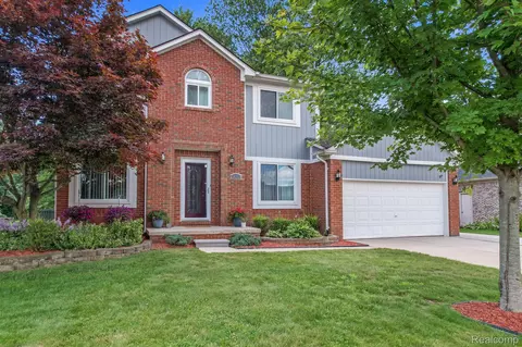 34252 Cherry Hill Ln, Chesterfield, MI 48047