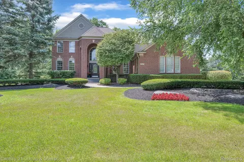 49251 Stanton, Canton, MI 48188