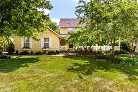 18159 Meridian Rd, Grosse Ile, MI 48138