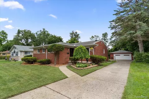 19972 Weyher St, Livonia, MI 48152