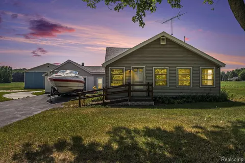 11110 Nichols Rd, Taymouth, MI 48417