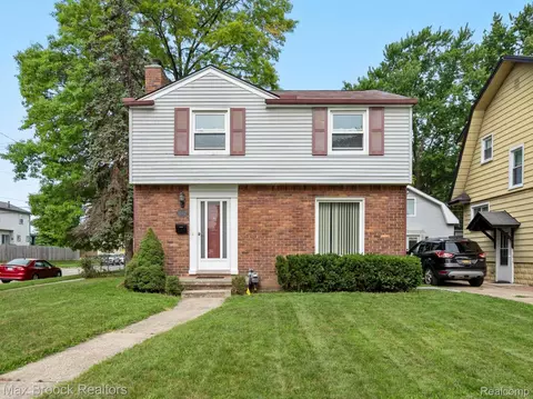 1042 Irving Ave, Royal Oak, MI 48067