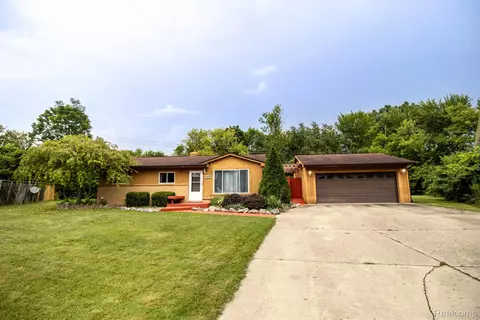 5369 Devon Crt Ct, Flint, MI 48532