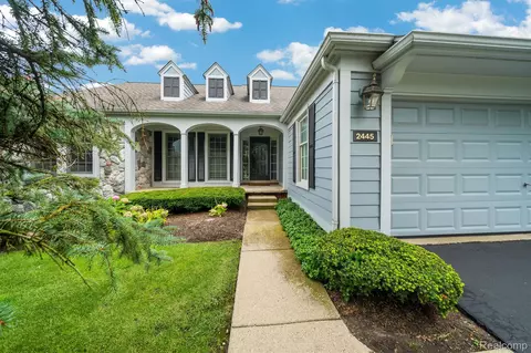 2445 Thistle Pointe, Bloomfield Hills, MI 48304