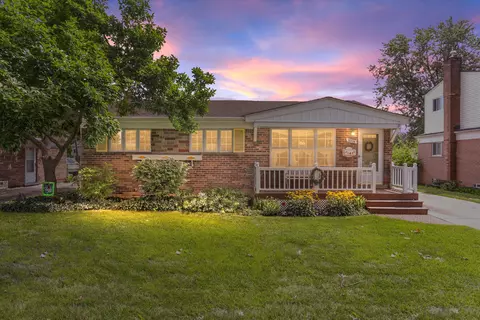 32726 Tuxedo, Warren, MI 48092
