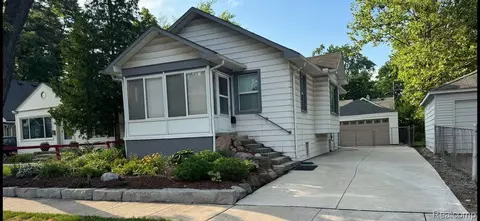 713 Saint Charles, Royal Oak, MI 48067