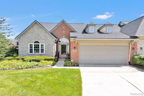 47755 Vistas Circle Dr N, Canton, MI 48188