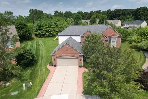 607 Bliss Dr, Rochester Hills, MI 48307