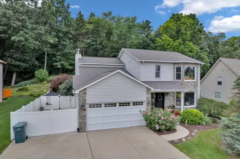 118 Jamestown Dr, Metamora, MI 48455