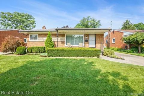29641 Sherry Ave, Madison Heights, MI 48071
