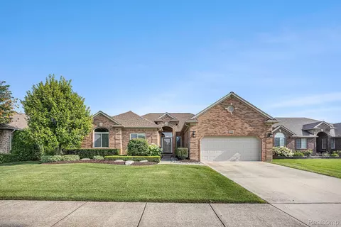 16499 Moore Park Rd, Macomb, MI 48044