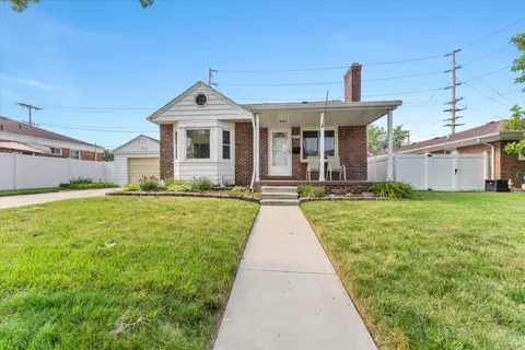 631 Goddard St, Wyandotte, MI 48192