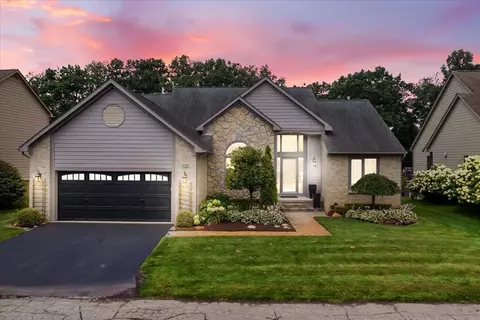 1473 Horseshoe Cir, Milford, MI 48381