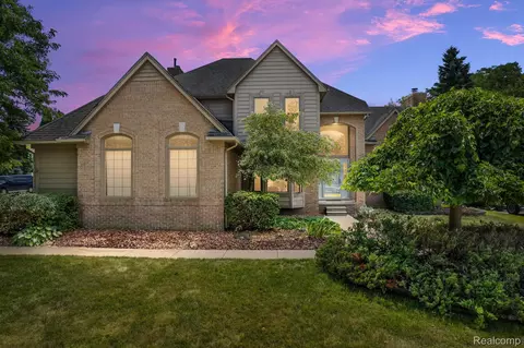 1139 Covington Pl, Rochester Hills, MI 48309