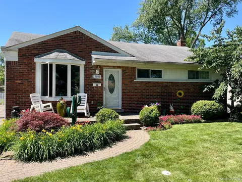 23000 Brookdale Blvd, Saint Clair Shores, MI 48082