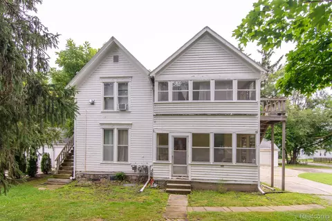 302 Pine St, Clio, MI 48420