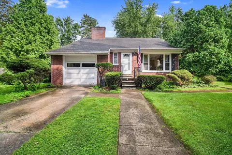 18581 Bungalow Dr, Lathrup Village, MI 48076