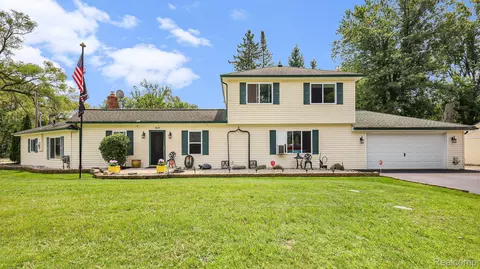 8635 N Eston Rd, Independence, MI 48348