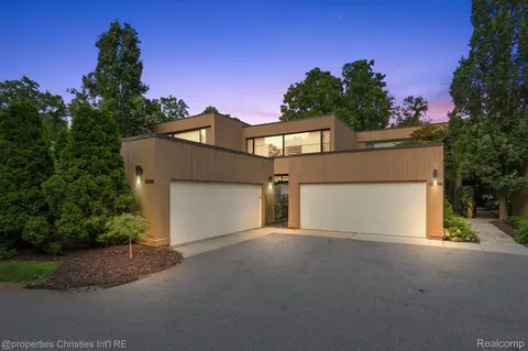 32696 Ravine Dr # 7, Franklin, MI 48025