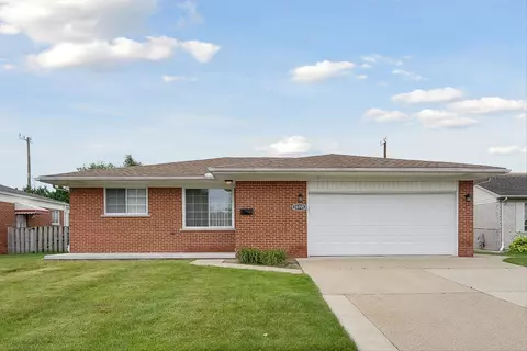 28705 Buckingham St, Livonia, MI 48154