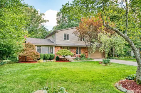 33044 Hampshire Rd, Livonia, MI 48154