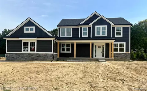 6526 Cambridge Cir, Clarkston, MI 48346