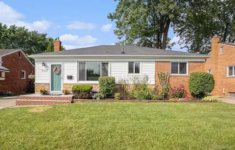 32734 Benson Dr, Westland, MI 48185