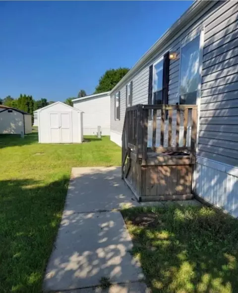 48601 Sandifer Crt Ct, Shelby Township, MI 48317