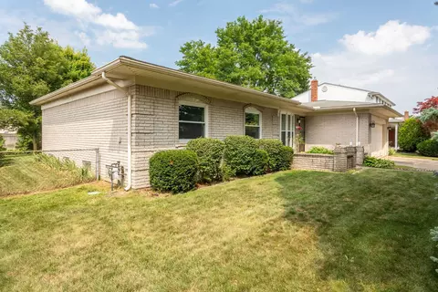 3545 Millay Dr, Troy, MI 48083