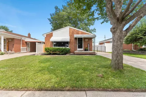 18237 Ray St, Riverview, MI 48193