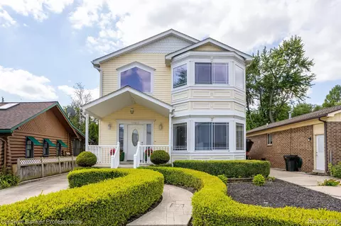 22520 Milner St, Saint Clair Shores, MI 48081