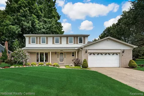 3260 Tamarron Dr, Rochester Hills, MI 48309