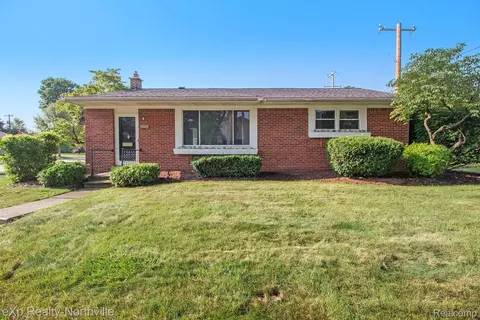 38111 Elsie St, Livonia, MI 48154