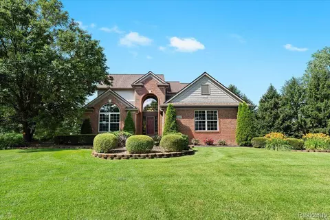 21867 Lyon Mdw, Lyon, MI 48178