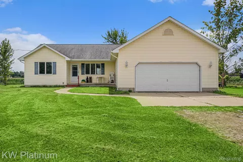 11788 E Newburg Rd, Durand, MI 48429