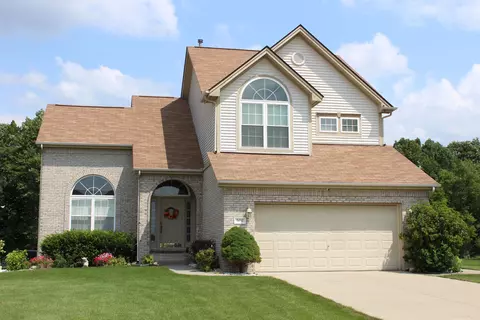 5032 Parkwood Crt Ct, Flushing, MI 48433
