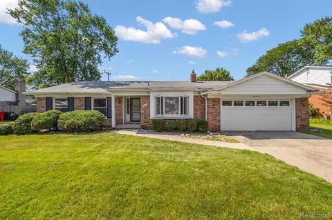 21375 Constitution St, Southfield, MI 48076